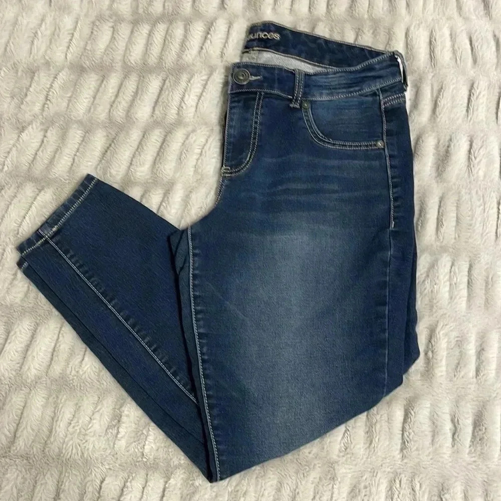 2/20 Maurice’s super soft jeggings - Picture 3 of 10